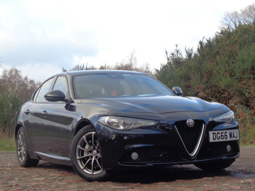 Alfa Romeo Giulia  2.2 TD Super Saloon 4dr Diesel Auto Euro 6 (s/s) (180 ps)