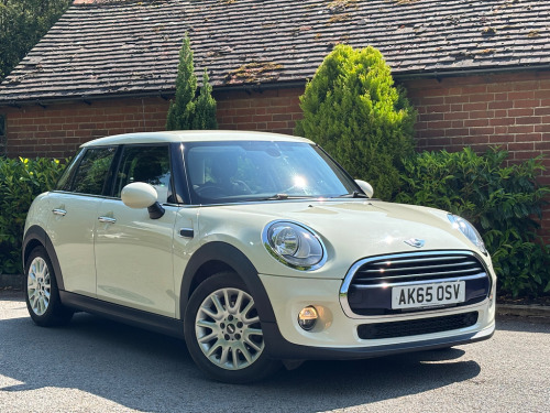 MINI Hatch  1.5 Cooper Hatchback 5dr Petrol Manual Euro 6 (s/s) (136 ps)