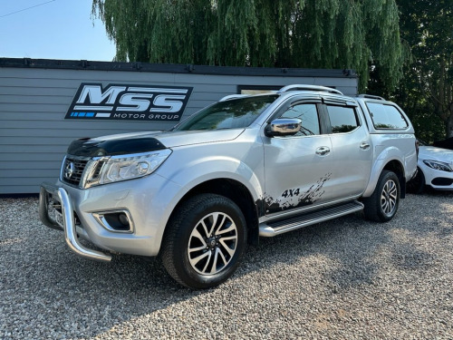 Nissan Navara  2.3 dCi Tekna Pickup Double Cab 4dr Diesel Manual 