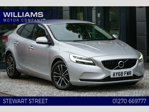Volvo V40  2.0 T2 GPF Momentum Nav Plus Hatchback 5dr Petrol 