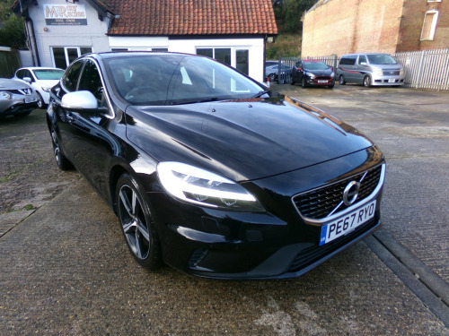 Volvo V40  2.0 R-Design T2 