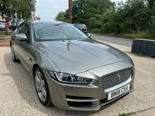 Jaguar XE  2.0i Portfolio Auto Euro 6 (s/s) 4dr