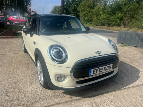 MINI Hatch  1.5 Cooper Classic Euro 6 (s/s) 5dr