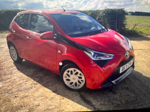 Toyota AYGO  1.0 VVT-i x-play x-shift Euro 6 5dr (Safety Sense)