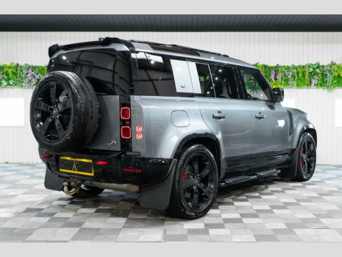 Land Rover Defender  3.0 D300 MHEV X-Dynamic HSE SUV 5dr Diesel Auto 4W 