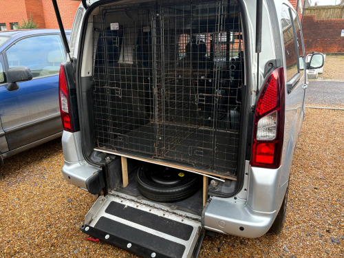 Peugeot Partner  DOG WALKING VAN ,1.6 HDi Tepee S MPV 5dr Diesel Manual (135 g/km, 92 bhp) 