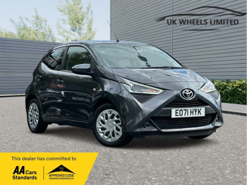 Toyota AYGO  1.0 VVT-i x-play x-shift Euro 6 5dr (Safety Sense)