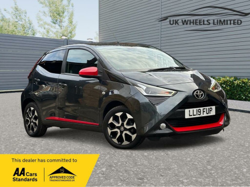 Toyota AYGO  1.0 VVT-i x-trend Funroof x-shift Euro 6 5dr