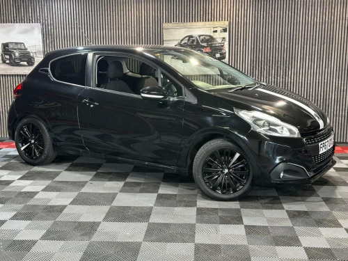 Peugeot 208  1.2 PureTech Black Edition Hatchback 3dr Petrol Ma