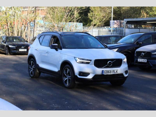 Volvo XC40  2.0 R-DESIGN D3 