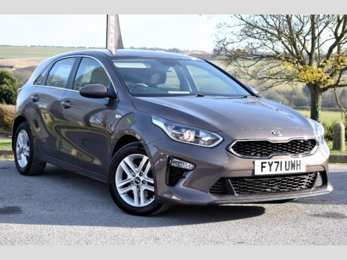 Kia ceed  1.6 Crdi Mhev 2 Nav Hatchback 5dr Diesel Hybrid Manual Euro 6 (s/s) (134 Bh