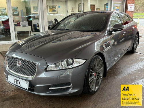 Jaguar XJ  3.0d V6 Portfolio Saloon 4dr Diesel Auto Euro 5 (s 