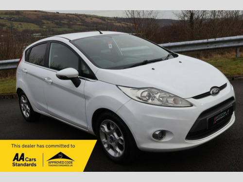 Ford Fiesta  1.25 Zetec Hatchback 5dr Petrol Manual (129 g/km, 