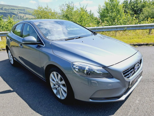 Volvo V40  1.6 D2 SE Lux Hatchback 5dr Diesel Manual Euro 5 (