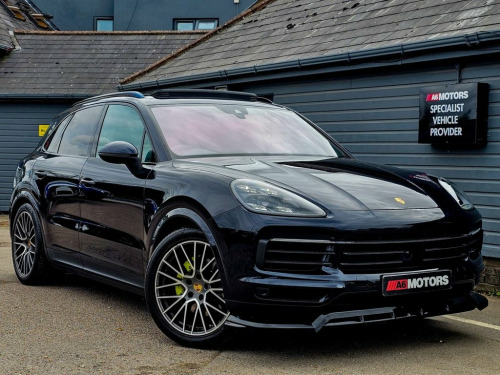 Porsche Cayenne  3.0 V6 5d 456 BHP MAXTON DESIGN KIT. AMBIENT LIGHT