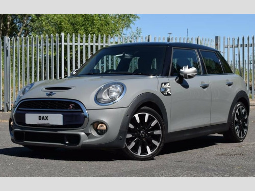 MINI Hatch  2.0 Cooper SD Hatchback 5dr Diesel Auto 6Spd Euro 