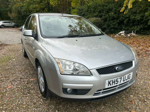 Ford Focus  1.6 Style 5dr