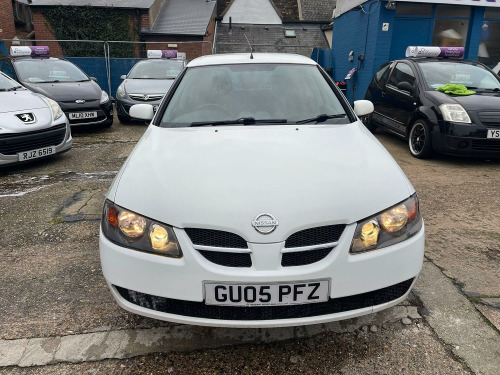 Nissan Almera  1.8 SE