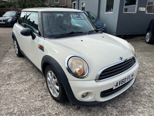 MINI Hatch 1.6 First Hatch