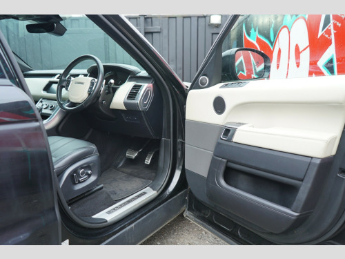 Land Rover Range Rover Sport  3.0 SD V6 Autobiography Dynamic SUV 5dr Diesel Auto 4WD Euro 6 (s/s) (306 p
