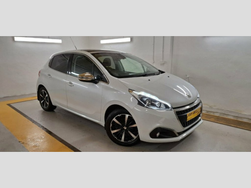 Peugeot 208  1.2 PureTech Allure Premium Hatchback 5dr Petrol M