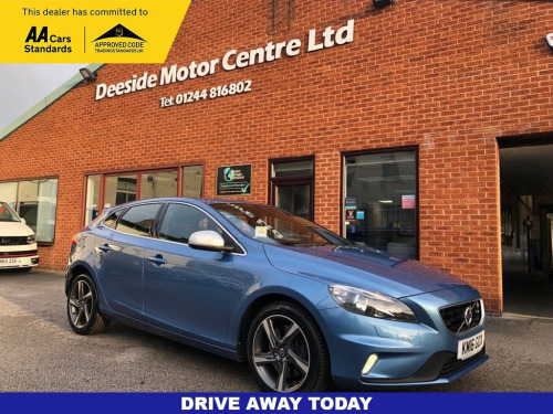 Volvo V40  2.0 D4 R-DESIGN NAV 5d 188 BHP R-Design upholstery