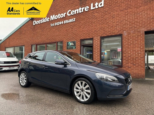 Volvo V40  1.6 D2 SE Lux Nav Hatchback 5dr Diesel Manual Euro