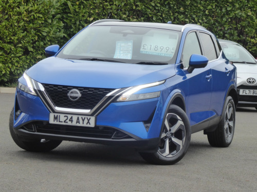 Nissan Qashqai  1.3 DIG-T MHEV N-Connecta (Glass roof pack) 