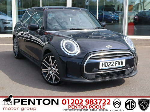 MINI Hatch  1.5 Cooper Exclusive Euro 6 (s/s) 5dr