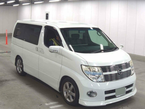Nissan Elgrand  E51 3.5 V6 HIGHWAY STAR 4WD Series 3 + Great Spec 
