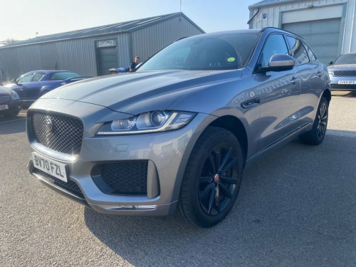 Jaguar F-PACE  2.0 D180 Chequered Flag SUV 5dr Diesel Auto AWD Eu