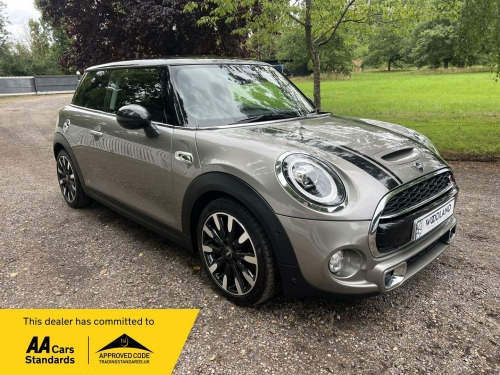 MINI Hatch  2.0 Cooper S Exclusive Steptronic Euro 6 (s/s) 3dr