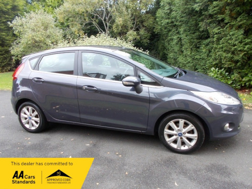 Ford Fiesta  1.25 Zetec Hatchback 5dr Petrol Manual (129 g/km, 81 bhp)