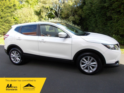 Nissan Qashqai  1.5 dCi Acenta Premium SUV 5dr Diesel Manual 2WD Euro 5 (s/s) (110 ps)