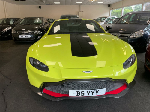 Aston Martin Vantage  V8 