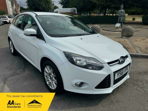 Ford Focus  1.6 Titanium Euro 5 5dr