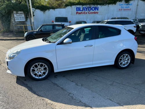 Alfa Romeo Giulietta  1.6 JTDM-2 Tecnica Euro 6 (s/s) 5dr