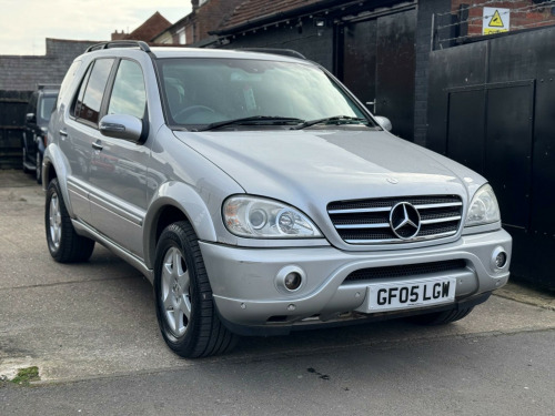 Mercedes-Benz M-Class ML500 5.0 ML500 5dr