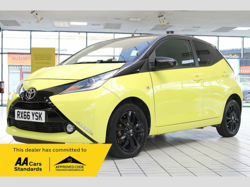 Toyota AYGO  1.0 VVT-i x-cite 3 Yellow Bi-Tone Hatchback 5dr Pe