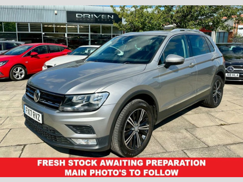 Volkswagen Tiguan  2.0 TDI BlueMotion Tech SE Navigation SUV 5dr Dies