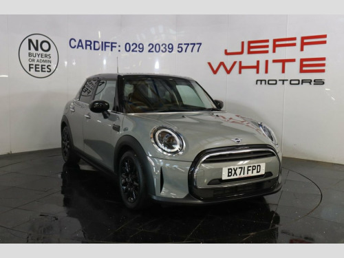 MINI Hatch  1.5 Cooper Classic 5dr (FACELIFT)(SAT NAV, PRIVACY