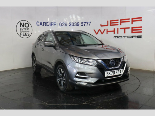Nissan Qashqai  1.3 DIG-T N-Connecta 5dr (PAN ROOF, SAT NAV)
