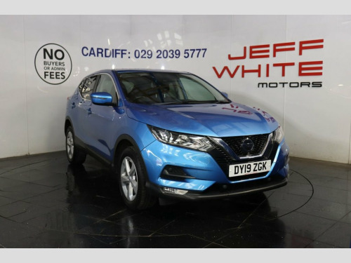 Nissan Qashqai  1.3 DIG-T Acenta Premium 5dr (SAT NAV)