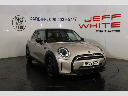 MINI Hatch  1.5 Cooper Classic 5dr (SAT NAV, APPLE CAR PLAY)