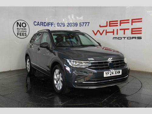 Volkswagen Tiguan  1.5 TSI Life 5dr (APPLE CAR PLAY, SAT NAV, CRUISE)