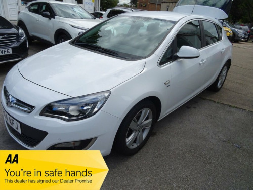 Vauxhall Astra  2.0 CDTi SRi Hatchback 5dr Diesel Auto Euro 5 (165