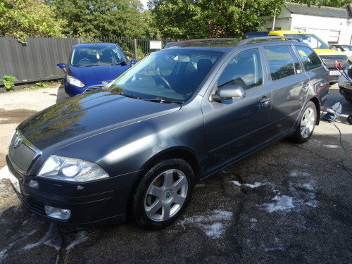 Skoda Octavia  2.0 TDI Elegance Estate 5dr Diesel Manual Euro 4 (