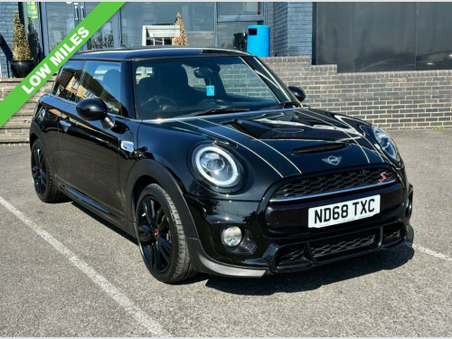 MINI Hatch  2.0 Cooper S Sport Hatchback 3dr Petrol Manual Eur