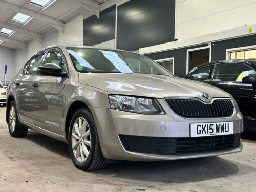 Skoda Octavia  1.6 TDI S Hatchback 5dr Diesel Manual Euro 5 (s/s)