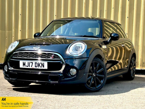 MINI Hatch  2.0 Cooper SD Hatchback 3dr Diesel Manual Euro 6 (